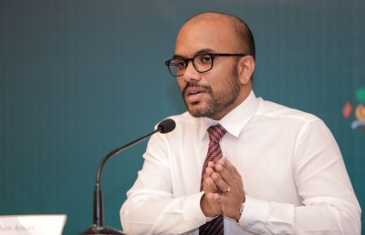 އަމީރު ދަރަނި މެނޭޖު ކުރައްވާލެއް ރަނގަޅެއް ނޫން: ނަޝީދު