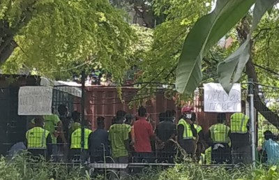އައިލެންޑް އެކްސްޕާޓްގެ ބިދޭސީ މުވައްޒަފުން ފުރަން ފަށައިފި