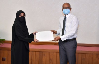 އާލާ: ރައީސްގެ ސްކޮލޮޝިޕް ލިބުނު ގުރުއާން ހިތުދަސް ދަރިވަރު