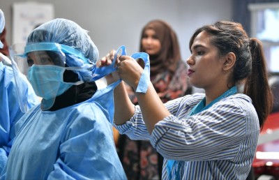 ކޮވިޑް-19: ފްރޮންޓްލައިން މުވައްޒަފުންނަށް 13.4 މިލިއަން ރުފިޔާ ދީފި