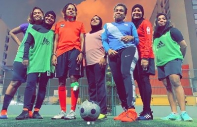 އެއްވެސް ފިރިހެނެއްގެ ބައިވެރިވުމެއް ނެތި އަންހެނުންނަށް ފުޓުބޯޅަ!