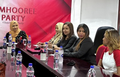 ނަހުލާ، ގިނަ ބަޔަކަށް ދައުވަތު ދީގެން އަންހެނުންގެ ދުވަސް ފާހަގަ ކުރަނީ