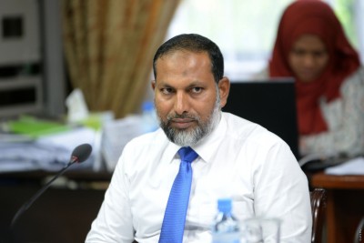 އަދީބު ފިލައިފި ނަމަ އެއީ މުޅި ސަރުކާރު ފެއިލްވުން: އިމްރާން