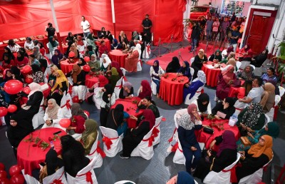 ނަހުލާ ފިރިހެނުންނަށް: ވިސްނުން ބަދަލުކޮށް، އަންހެނުންނަށް ޖާގަ ދީ!