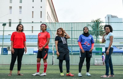 އެއްވެސް ފިރިހެނެއްގެ ބައިވެރިވުމެއް ނެތި އަންހެނުންނަށް ފުޓުބޯޅަ!