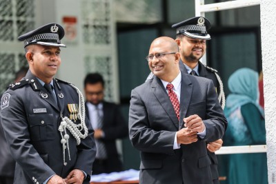 އަދީބު ބޭރަށް ފޮނުވާތީ ޖަލުތަކުގެ ވެރިޔާ މަޖިލީހަށް ހާޒިރުކުރަން ހުށަހަޅައިފި