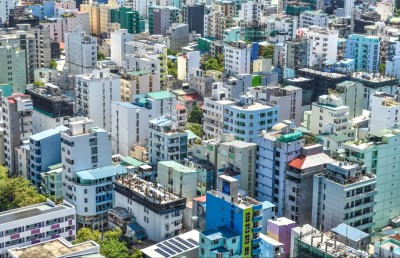 މީހުން ދިރިއުޅޭ ގެތައް ކައިރީގައި މައުދަން ގުދަންކުރާތީ ޝަކުވާ ބޮޑުވެއްޖެ