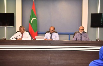 ޔުނިވާސިޓީތަކުގެ އިދާރީ މުވައްޒަފުންގެ މުސާރަ 35 ޕަސެންޓަށް ބޮޑުވާނެ: ސަރުކާރު
