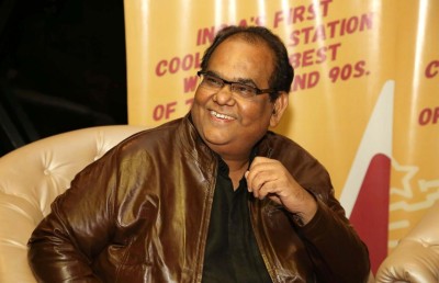 ބޮލީވުޑްގެ އެކްޓަރު ސަތީޝް މަރުވެއްޖެ