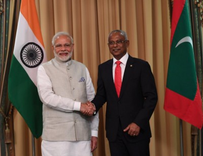 މޯދީ ބޭނުންފުޅުވަނީ މަޣުރިބު ނަމާދަށް ވަގުތު ދީފައި ޖަލްސާ ފަށަން: މަޖިލިސް