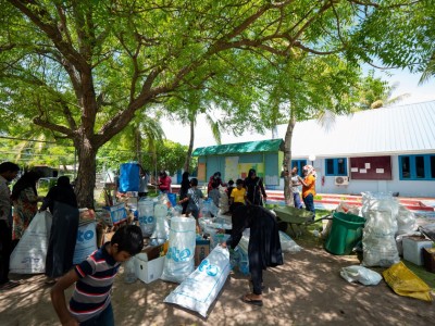 ކުނި މަދުކޮށް ޕްލާސްޓިކް ބޭނުން ކުރުން މަދުކުރުމަށް ހަރަކާތެއް