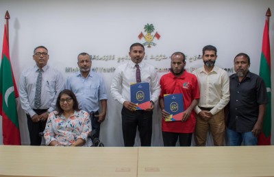 ލޯފަން، އެކަމަކު ރައްޒާގު ހުރީ މުހިންމު ތިން ރޭހަކަށް އަރައި!