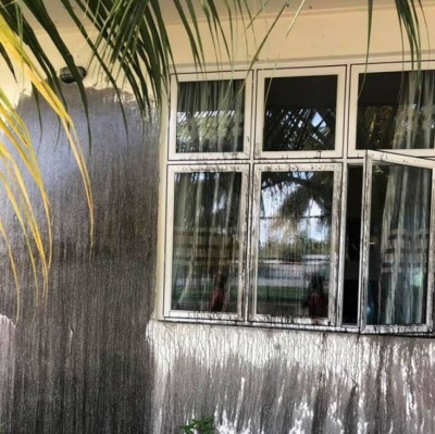 ބޯޅަކުޅޭތީ އުނދަގޫވެ ޝަކުވާ ކުރުމުން ގެޔަށް ކަޅުތެޔޮ ޖަހައިފި