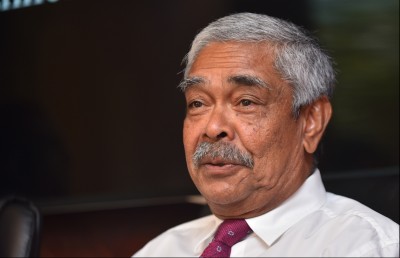 ޓޫރިޒަމް ބަނަކޮށް، އެކަމަކު "ބޭސް އޮތީ ދިވެހިންގެ އަތުގައި"