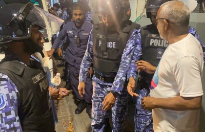 އިދިކޮޅުގެ މުޒާހަރާއިން ހައްޔަރުކުރި 17 މީހުން ދޫކޮށްލައިފި