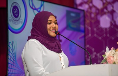 އިއްޒުއްދީން މުޅިން ތަފާތު، ކިޔަވަމުން ސްކޫލްގައި މަސައްކަތްތައް ދަސްކުރަނީ!