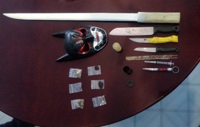 ތޫނު ހަތިޔާރާއެކު މަރަދޫން ދެ މީހަކު ހައްޔަރުކޮށްފި