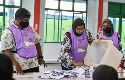 ރިޔާސީ އިންތިހާބަށް 5،000 އަށް ވުރެ ގިނަ އޮފިޝަލުން ހޯދަނީ