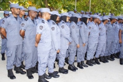 މާފުށީގައި އޮފިސަރަކަށް ހަމަލާދީ މޫނު މަތި ފަޅާލައިފި