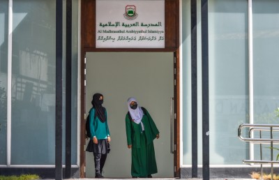 އަރަބިއްޔާގައި މޫނުބުރުގާ އެޅުން މަނާކުރަނީ