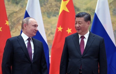 ރަހުމަތްތެރިކަމުގެ ދަތުރެއްގައި ރައީސް ޝީ ރަޝިޔާ އަށް