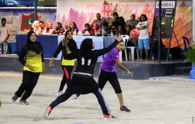 ބޭސިކް ހޭންޑްބޯލް ކޯޗިން ކޯހެއް، ބައިވެރިވުން މުޅިން ހިލޭ