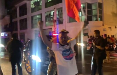 ރައީސްގެ މޮޓޯކޭޑަށް ހުރަސްއެޅި ދެ މީހަކު ފަސް ދުވަހަށް، އަނެއް ދެ މީހުން 15 ދުވަހަށް ބަންދުކޮށްފި