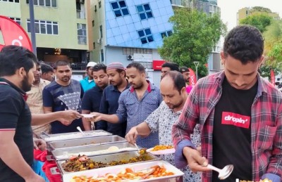 އުރީދޫން ކޮންމެ ހުކުރު ދުވަހަކު އާންމުންނަށް ރޯދަވީއްލުމެއް، އިއްޔެ ވެސް ބޮޑު ތަރުހީބެއް