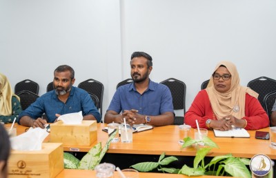 ކައުންސިލްތަކުގެ އިދާރީ މުވައްޒަފުންގެ މުސާރަ ބޮޑުކުރަން ގޮވާލައި ގަރާރުތަކެއް!