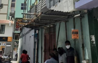 ގެޔަކުން ވެއްޓުނު ބެރިއެއްގެ ބަޔަކުން ޖެހި މީހަކު ޒަހަމްވެއްޖެ