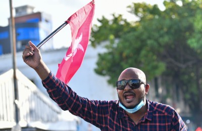 އިދިކޮޅު އެއްވުމުގައި އިސްކޮށް ހުންނެވި ޝުޖާއު ފުލުސް އޮފީހަށް ހާޒިރުކުރަނީ