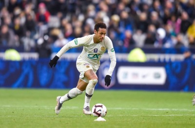 ނޭމާގެ ބަދަލުގައި ޕީއެސްޖީއަށް ބާސެލޯނާގެ ދެ ކުޅުންތެރިން ދޫކޮށްލަނީ