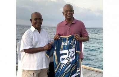 އުއްޗުގެ ތާއީދު ރައީސަށް!