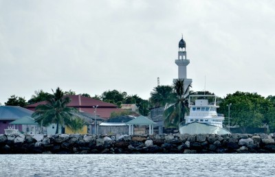 ވިލިނގިއްޔަށް ނޭރުވި ކޮވިޑް ބަލި މީހާ އަނބުރާ ތިނަދުއަށް ގެންގޮސްފި