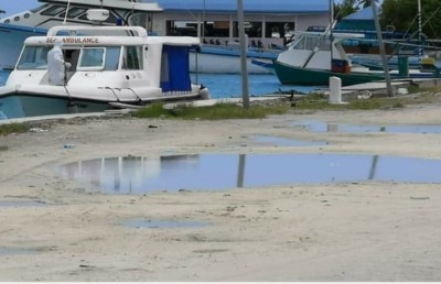 ގއ. ވިލިނގިއްޔަށް ގެންދިޔަ ކޮވިޑްގެ ބަލި މީހަކު ރަށަށް އެރުވިޔަނުދީ ހިފަހައްޓައިފި