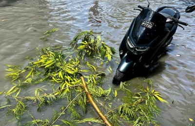 ވާރޭ ހުއްޓާލިތާ އެތައް އިރެއް ވިއިރު ވެސް މާލޭގެ މަގުތަކުން ފެންހިންދައެއް ނުލެވުނު