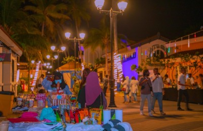 އަމިއްލަ ވިޔަފާރިތަކަށް ކޮންމެ ހުކުރު ދުވަހަކު ކްރޮސްރޯޑްސްގައި ސްޓްރީޓް މާކެޓެއް