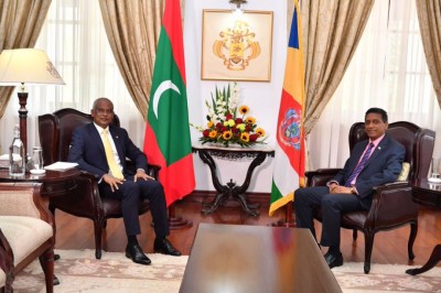 ރައީސަށް ސީޝެލްސްއިން ހޫނު މަރުހަބާއެއް، ރަސްމީ މަޝްވަރާތައް ބާއްވަވައިފި