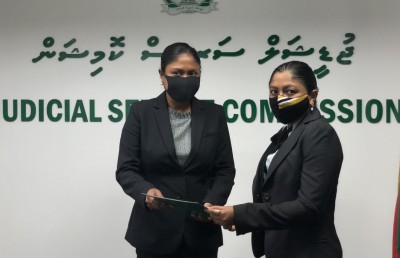 ކްރިމިނަލް ކޯޓުގެ ފުރަތަމަ އަންހެން ގާޒީއަކަށް ދީބާނާޒް އައްޔަން ކުރައްވައިފި