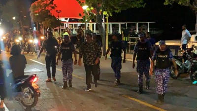 އަދީބު މާލެ ގެނެސް، ފުލުސް އޮފީހަށް ހާޒިރުކޮށްފި