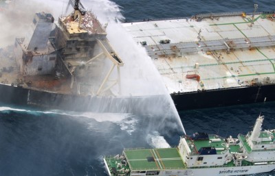 ދެ މިލިއަން ފީފާ ތެޔޮ ހުރި ޓޭންކަރުގައި ރޯވި އަލިފާން ނިއްވާލައިފި