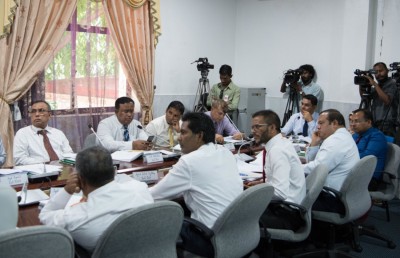 ދައުލަތުގެ ކުންފުނިތަކުން ސިޔާސީ ޕާޓީތަކަށް ހަރަދު ކުރިތޯ ބަލަނީ