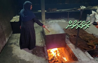 ނިލަންދޫ ރިހާކުރު ފެކްޓަރީ: ފައިސާ އުފައްދާ މެޝިނެއް!