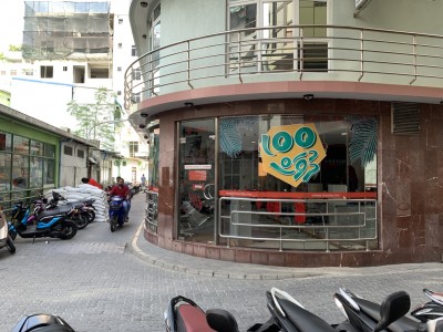 ޝީޝާގެ އޮފީސް ފަޅާލައި ގިނަ އަދަދެއްގެ ޑޮލަރާއި ރުފިޔާ ވަގަށް ނަގައިފި