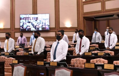 ހުސެން މުހައްމަދުގެ ހަނދާނުގައި މަޖިލީހުގައި ސުކޫތެއް ގެނެސްފި