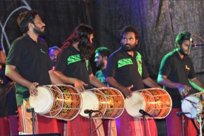 ހިންނަވަރު އީދު ޝޯގެ ތެރެއިން ހަމަނުޖެހުން ހިންގައިފި