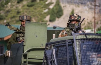 އިންޑިއާ-ޗައިނާ އިން ފަހަތަށް ޖެހި، ހަމަ ނޭވާއަކަށް