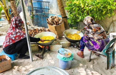 އަރާމެއް ނެތް: މުސްކުޅިވީ ދުވަހު ޖެހުނީ ހަތަރު ކުދިންގެ "މަންމަ" އަކަށް