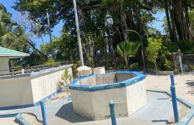 ހަންޏާމީދޫ މީހުން ބުނަނީ އެރަށަށް ނާރައި އަލިހުރަސްކަނޑުން ނުދެވޭ ކަމަށް