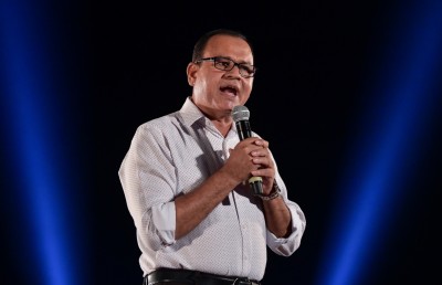 އެމްޑީޕީން ގުރައިދޫ ގޮނޑި ކާމިޔާބުކުރީ ނުފޫޒު ފޯރުވައި މިލިއަނުން ފައިސާ ބަހައިގެން: އާދަމް ޝަރީފް